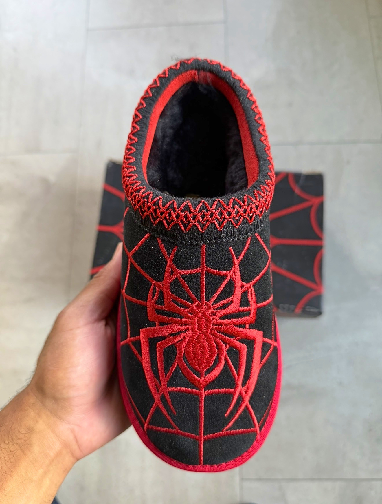 M1les Slippers