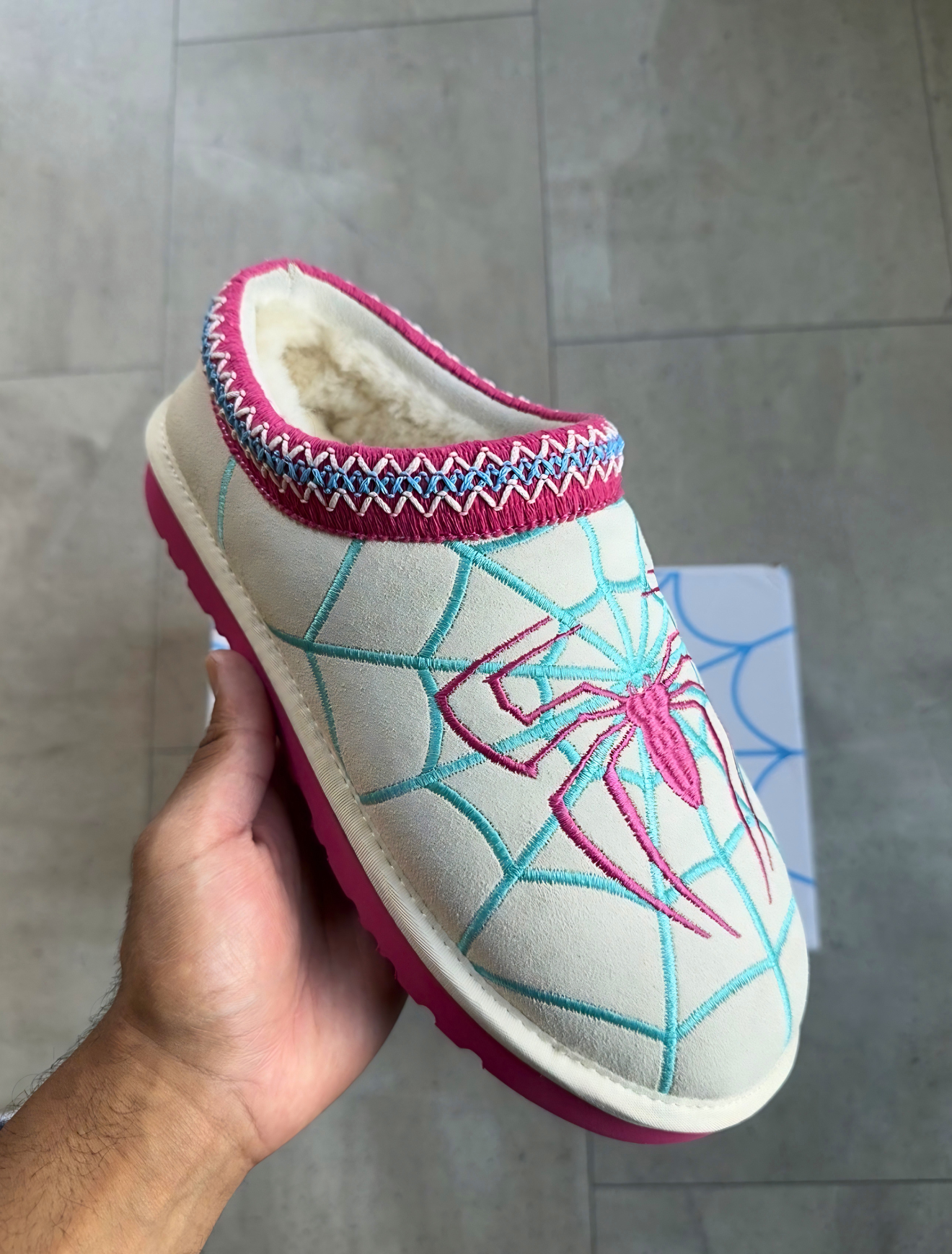 Gw3n Slippers