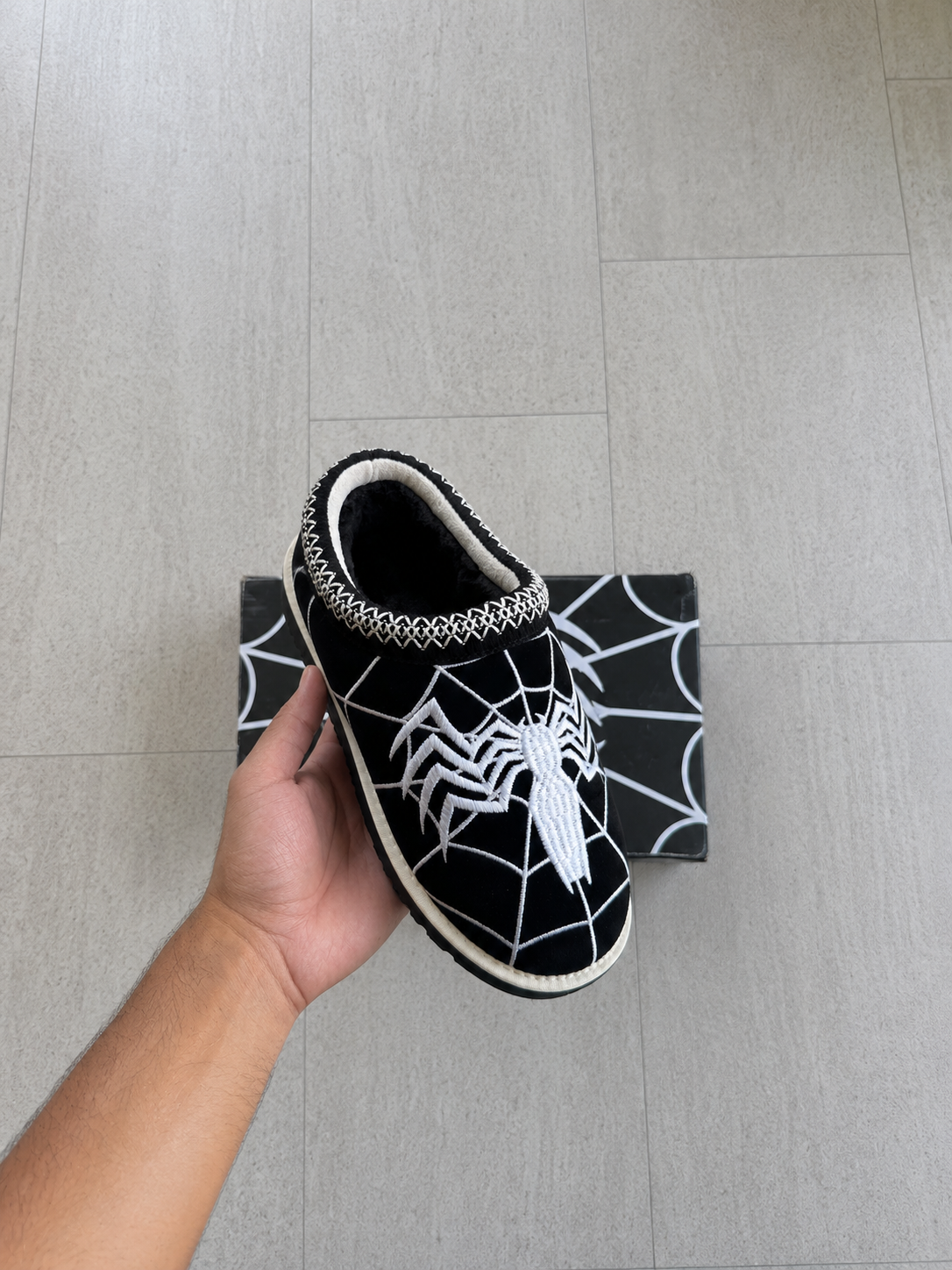 Kids V3nom Slippers
